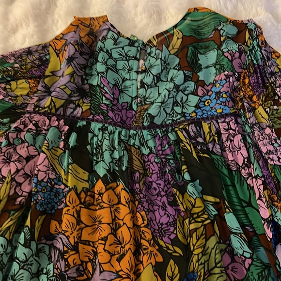 Very pretty Anthropologie blouse. - Picture 5 of 5